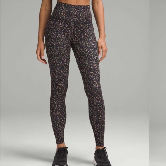 Lululemon Wunder Train High Rise Tight 28” - Picture 2 of 5